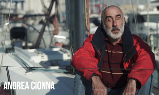 Il presidente Uici Ancona, Andrea Cionna, testimonial della settimana del glaucoma posa sulla sua barca a vela